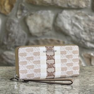 Michael Kors Jet Set Logo Center Stripe Continental Wallet Wristlet